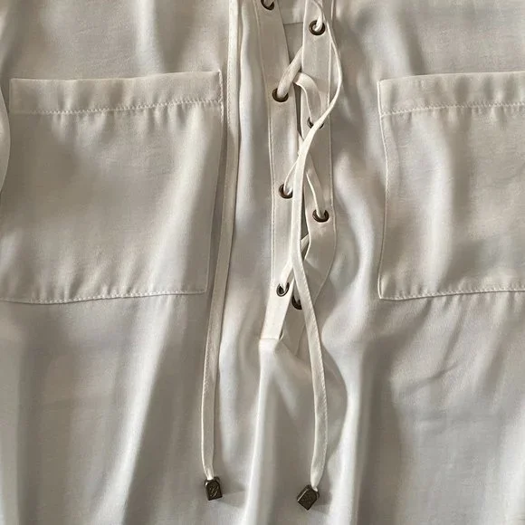 Guess Blouse with Laces - Picture 8 of 8